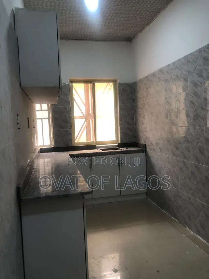 2bdrm House in Lekki Phase 1 for rent in Lekki Phase 1