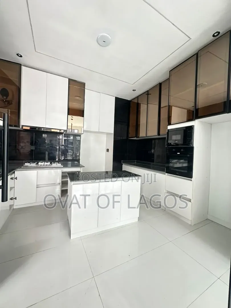 4bdrm Duplex in Ikota Villa for sale in Ikota