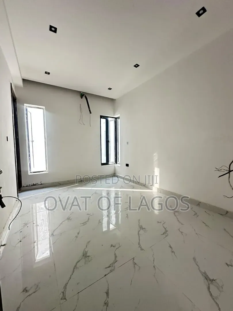 4bdrm Duplex in Lekki Phase 1 for sale in Lekki Phase 1