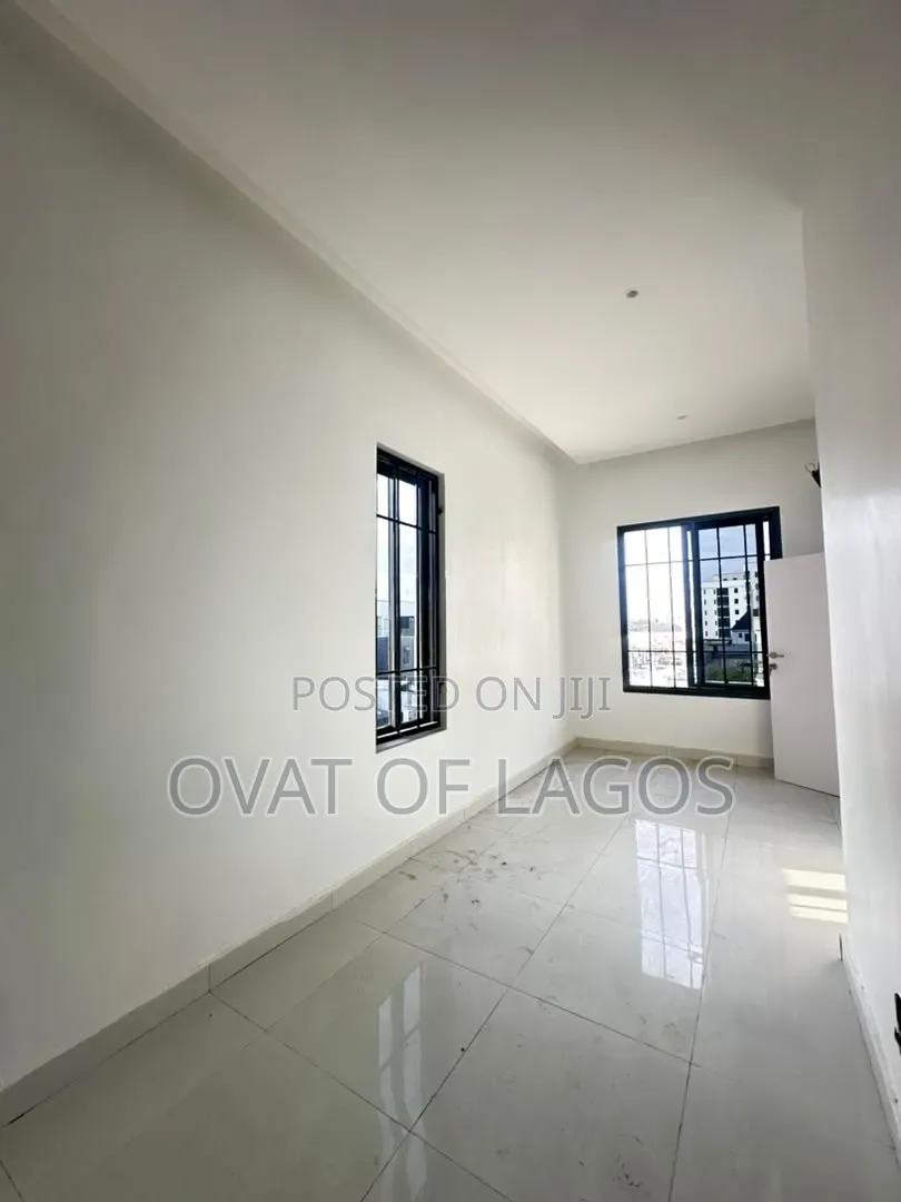 4bdrm Duplex in Lekki Phase 1 for sale in Lekki Phase 1