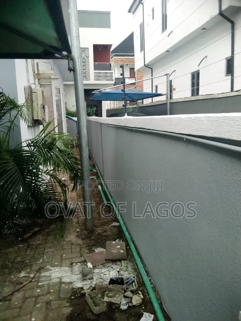 4bdrm Duplex in Lekki County, Ikota for sale in Ikota