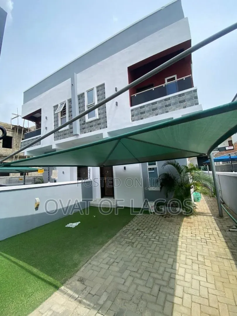 4bdrm Duplex in Lekki County, Ikota for sale in Ikota