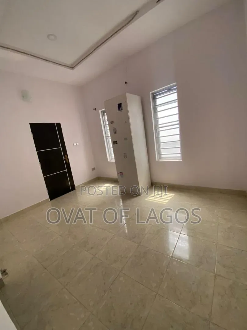 4bdrm Duplex in Lekki County, Ikota for sale in Ikota