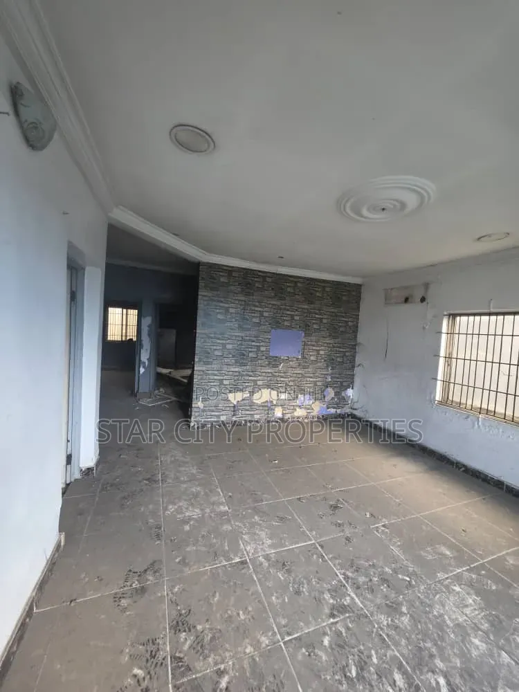 3bdrm Bungalow in Otedola Estate, Omole Phase 2 for sale in Omole Phase 2