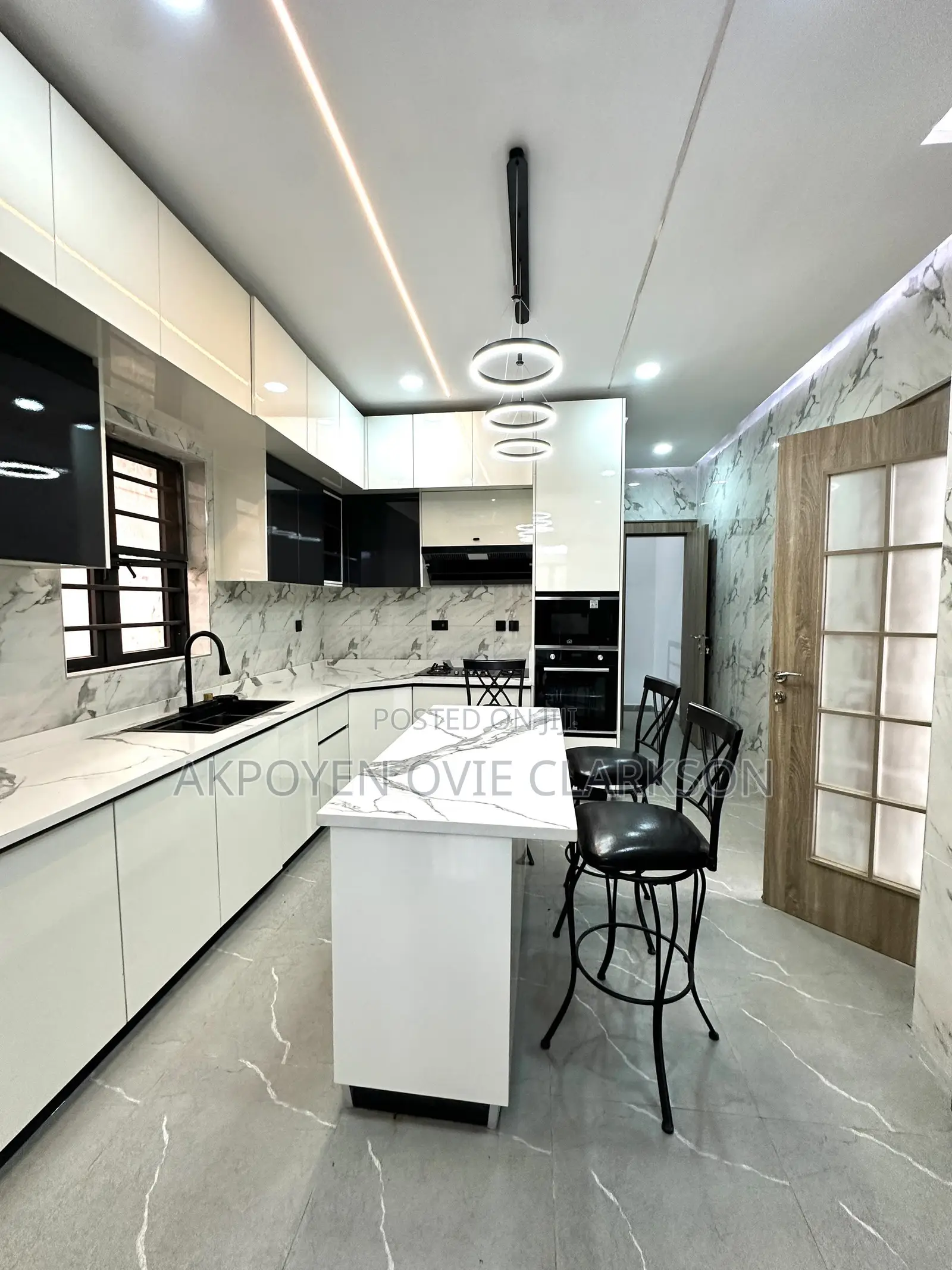5bdrm Duplex in Guzape District for sale in Guzape District