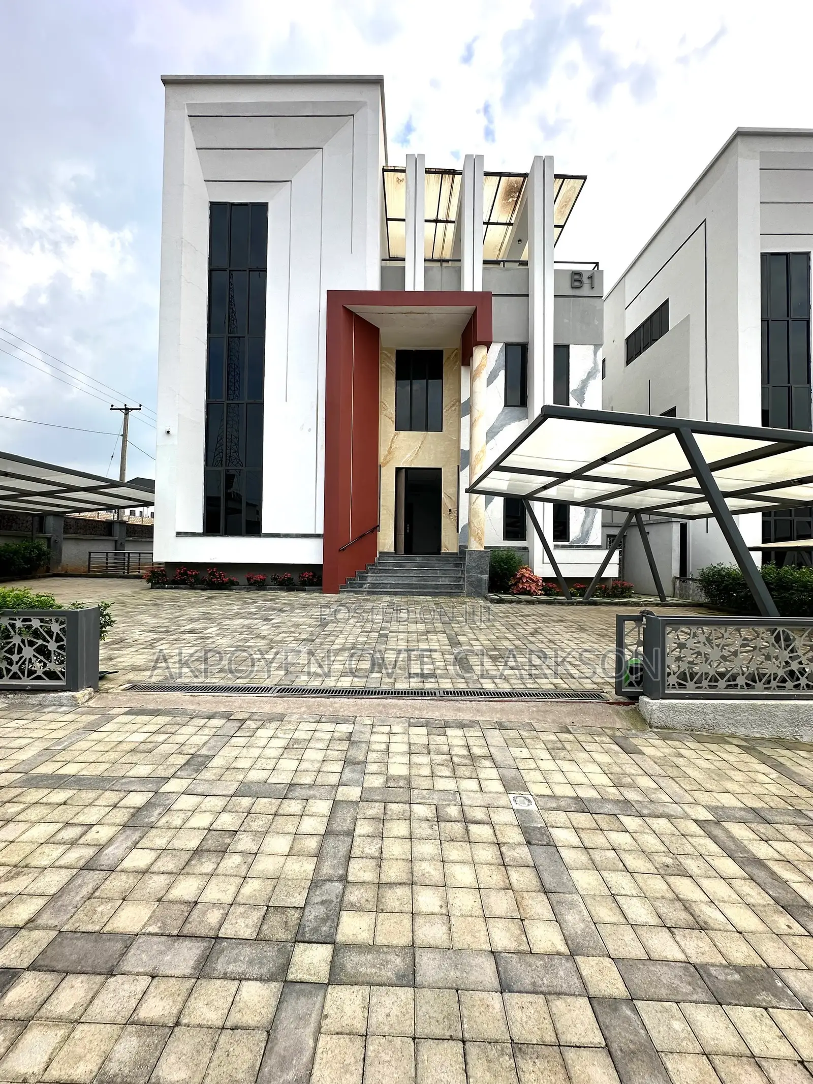 5bdrm Duplex in Guzape District for sale in Guzape District