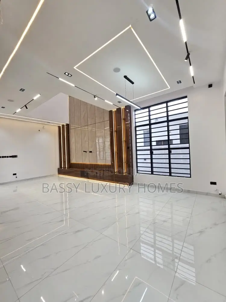 5bdrm Duplex in Lekki for sale in Lekki
