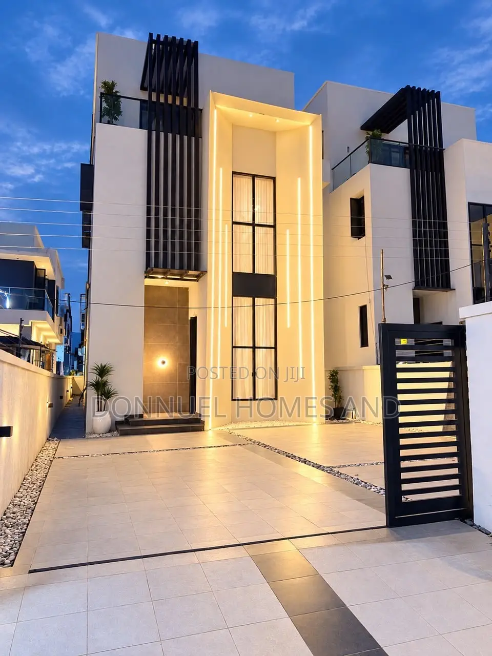 5bdrm Duplex in Lekki Expressway for sale in Lekki Expressway
