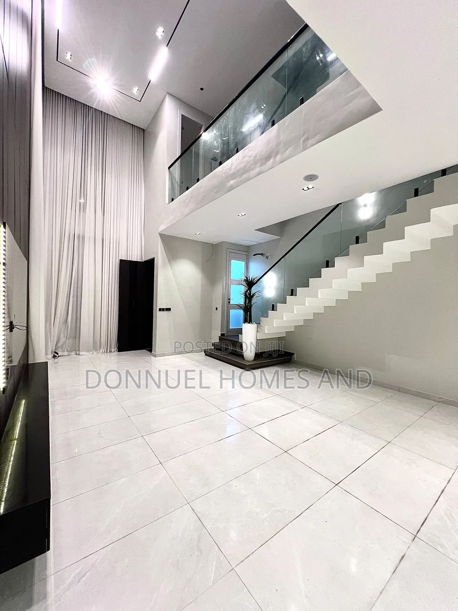 5bdrm Duplex in Lekki Expressway for sale in Lekki Expressway