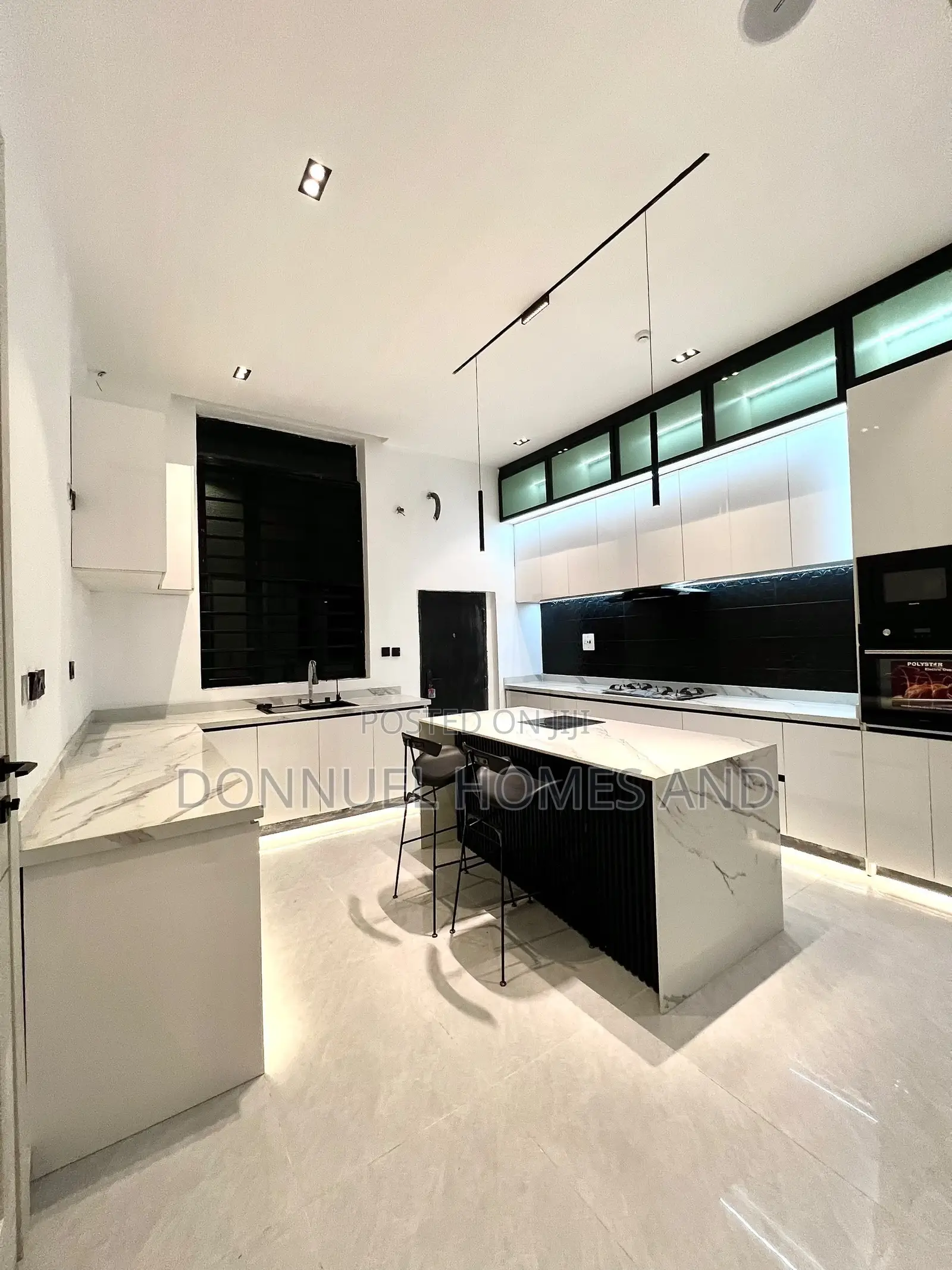 5bdrm Duplex in Lekki Expressway for sale in Lekki Expressway