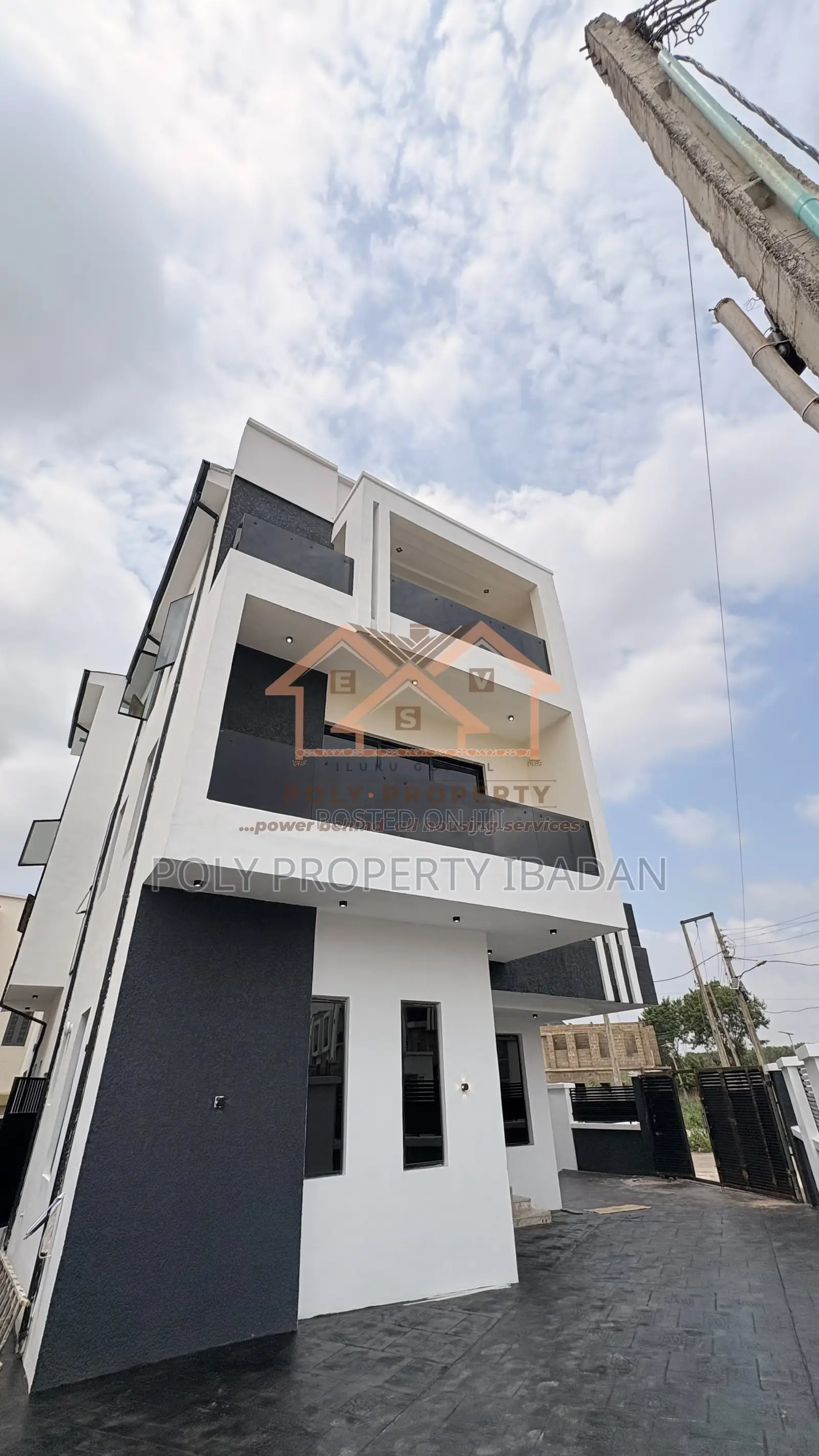 4bdrm Penthouse in Carlton Gate Estate, Ibadan for sale in Ibadan