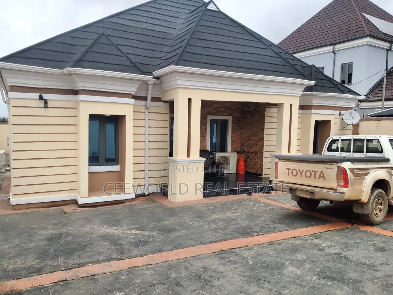 Furnished 4bdrm Bungalow in Afiyanu Harmony, Ologuneru for sale in Ologuneru