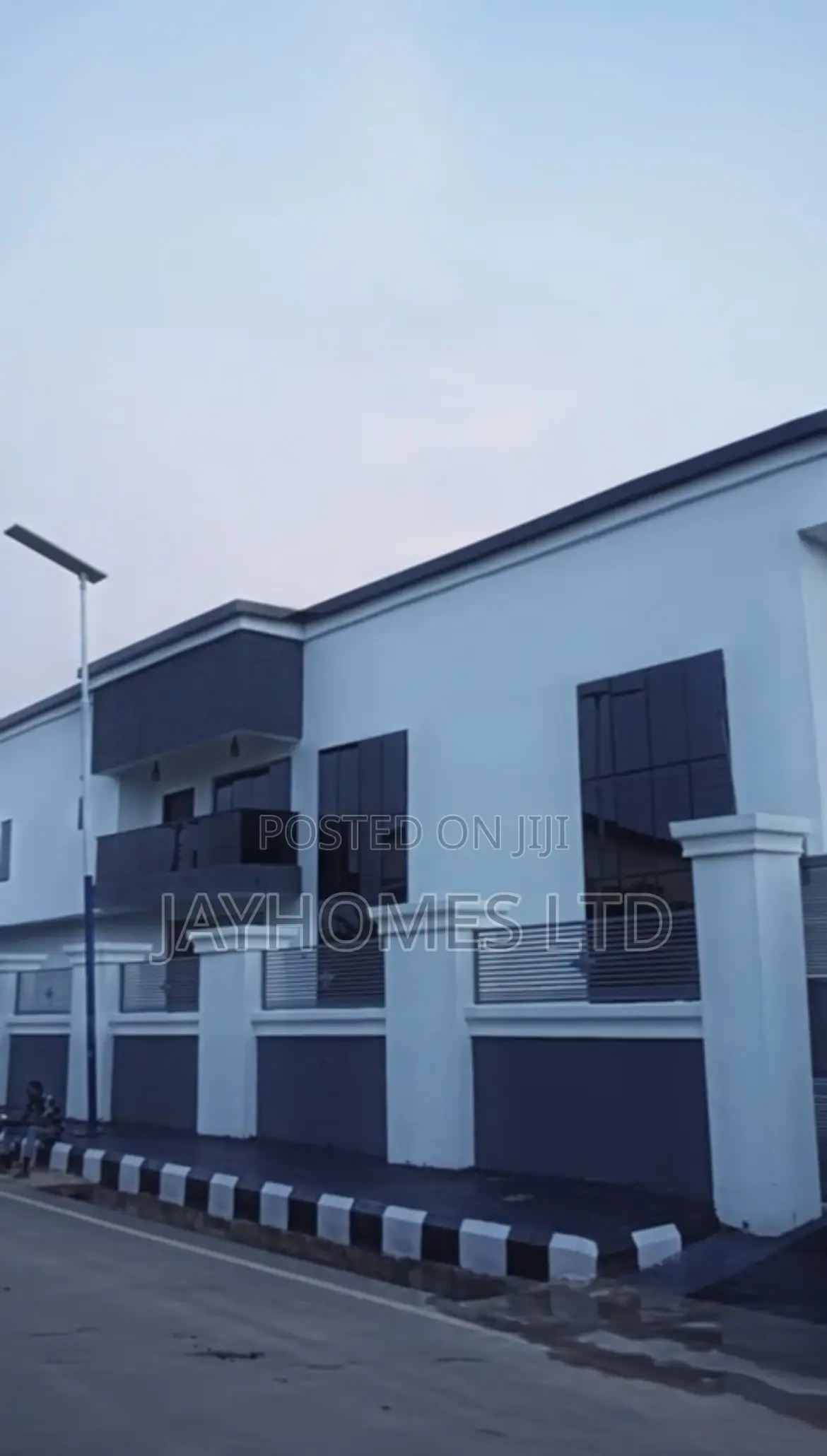 5bdrm Duplex in Mariam Babangida Way, Oshimili South for sale in Oshimili South