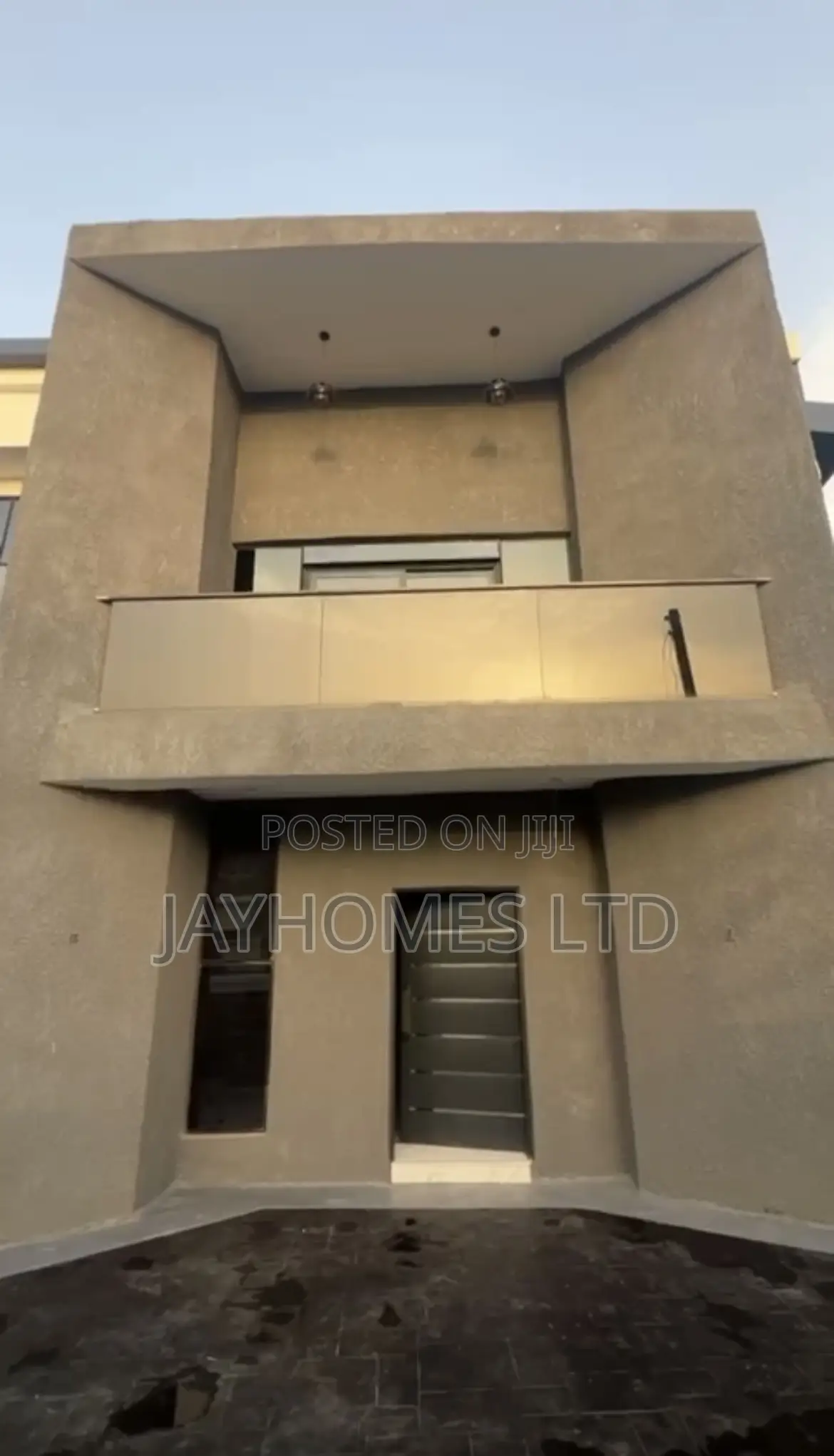 5bdrm Duplex in Mariam Babangida Way, Oshimili South for sale in Oshimili South