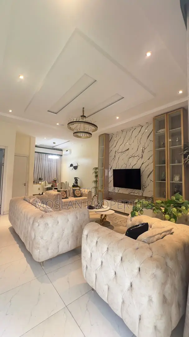 Furnished 4bdrm Duplex in Lekki Phase 2 for rent in Lekki Phase 2
