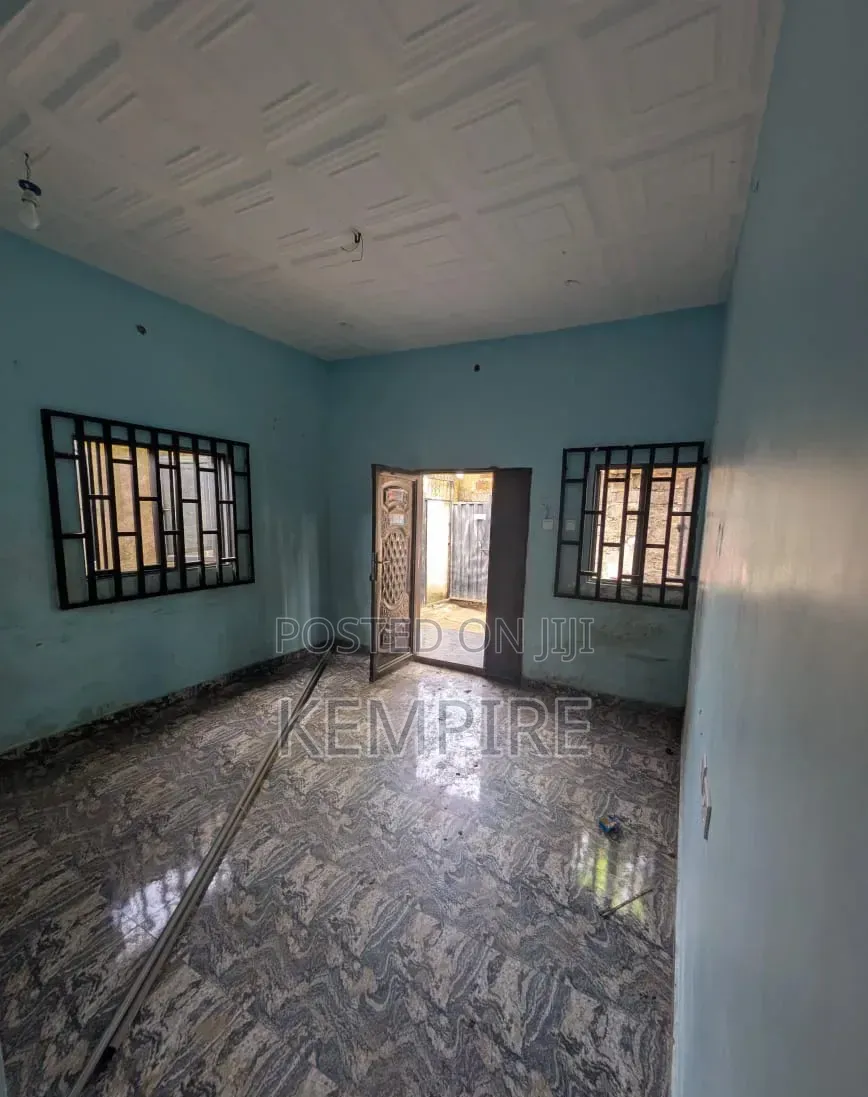 2bdrm Bungalow in Aka Road, Uyo for sale in Uyo