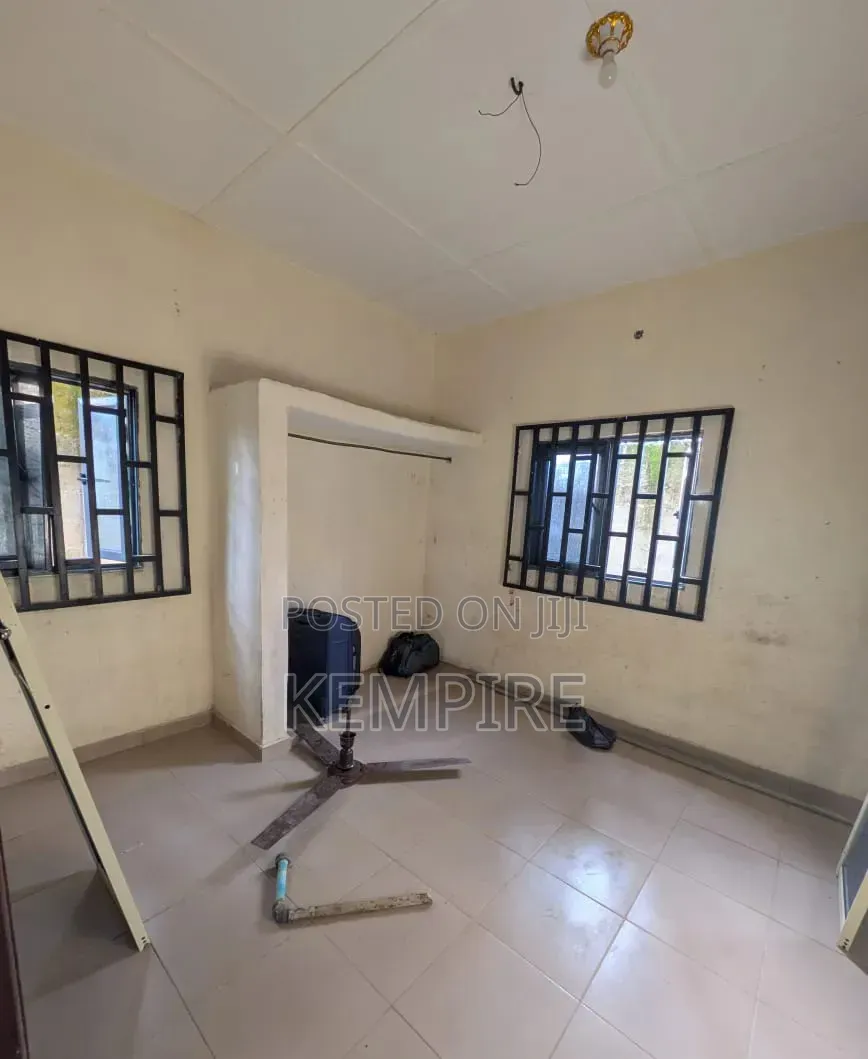 2bdrm Bungalow in Aka Road, Uyo for sale in Uyo