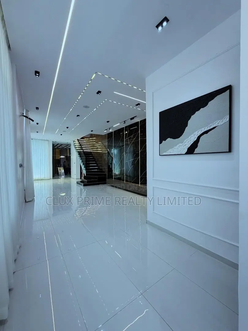 5bdrm Duplex in Lekki for sale in Lekki