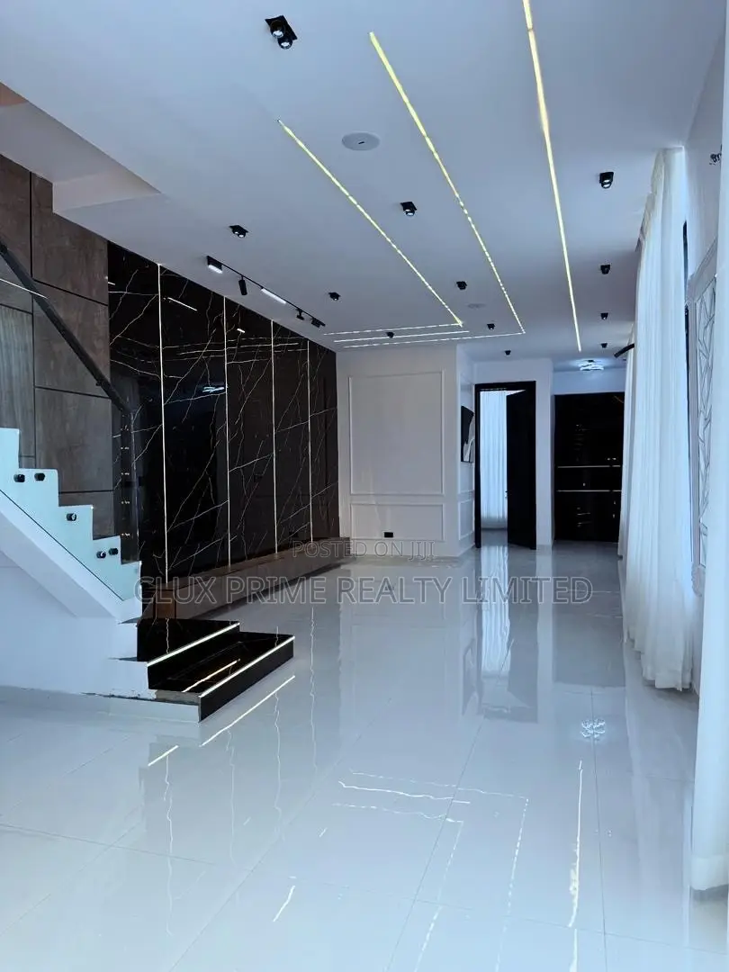5bdrm Duplex in Lekki for sale in Lekki