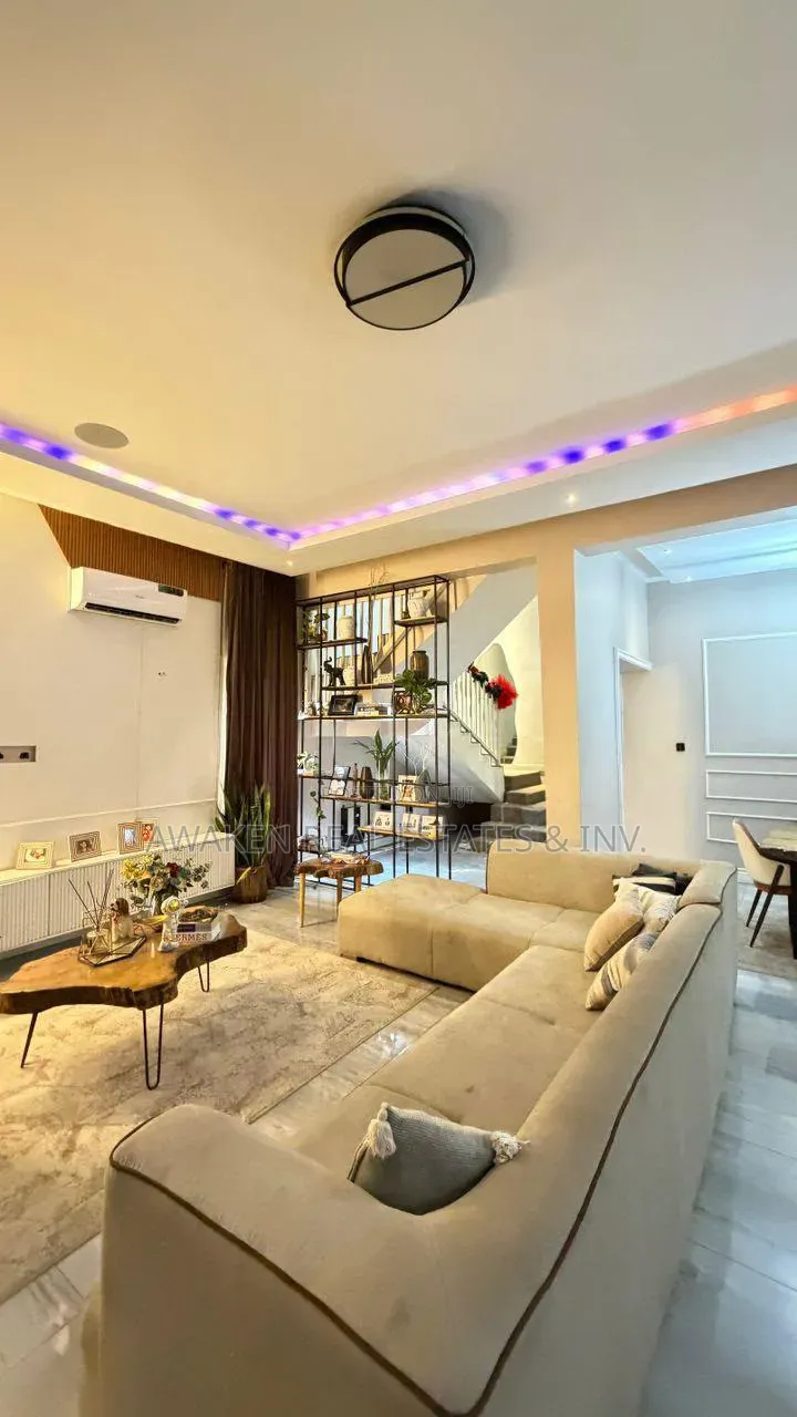 Furnished 5bdrm Duplex in Gaduwa for sale in Gaduwa