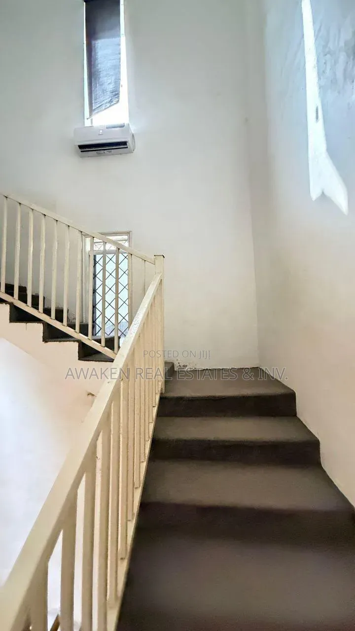 Furnished 5bdrm Duplex in Gaduwa for sale in Gaduwa