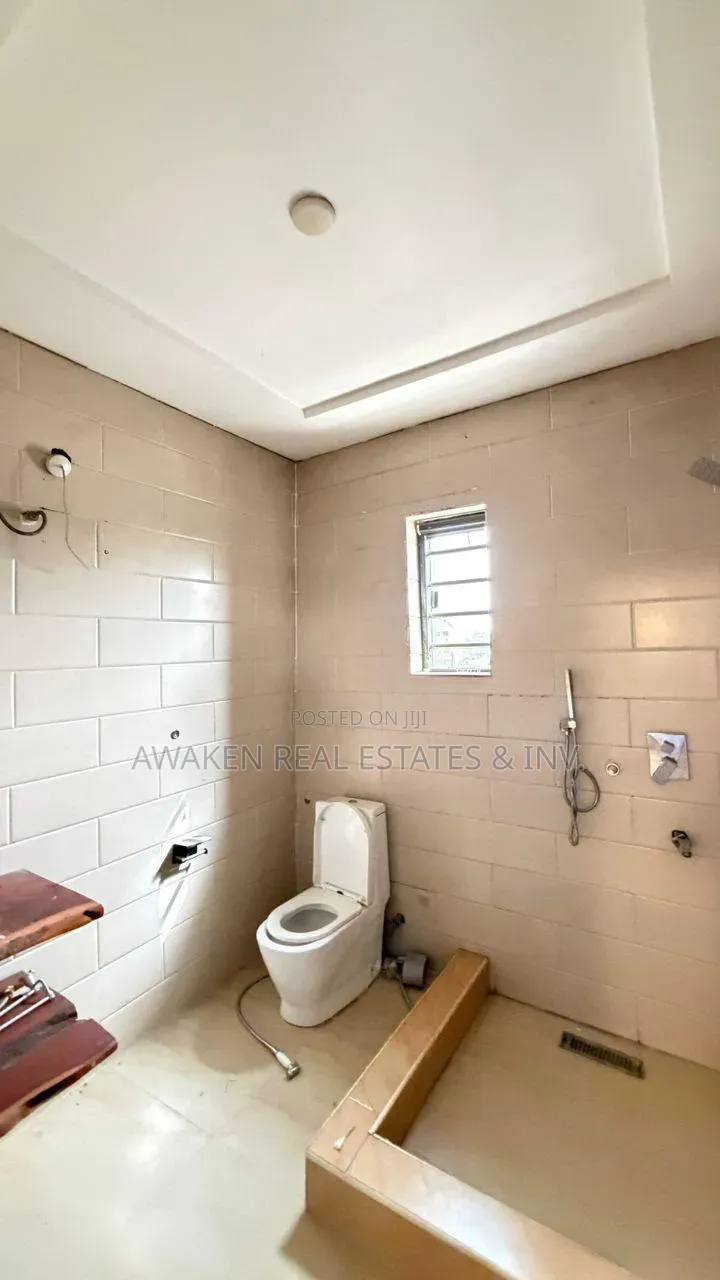 Furnished 5bdrm Duplex in Gaduwa for sale in Gaduwa