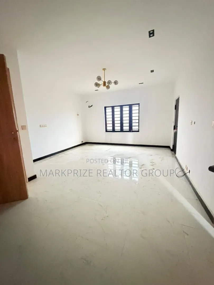 4bdrm Duplex in Ojodu Berger Lagos for sale in Berger