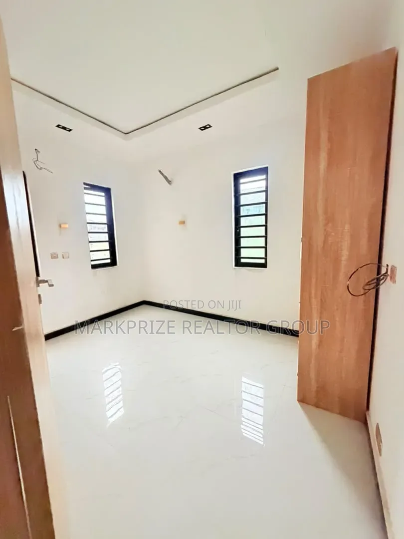 4bdrm Duplex in Ojodu Berger Lagos for sale in Berger