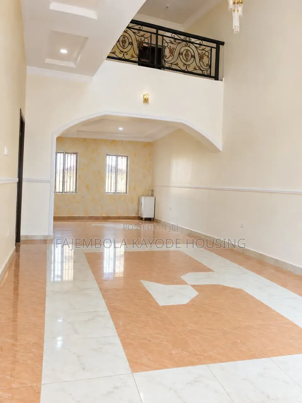 5bdrm Duplex in Kolapo Ishola Gra, Akobo for rent in Akobo