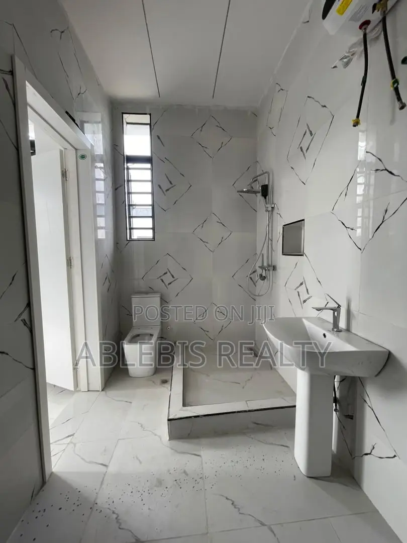 4bdrm Duplex in Ikota, Lekki Phase 2 for sale in Lekki Phase 2