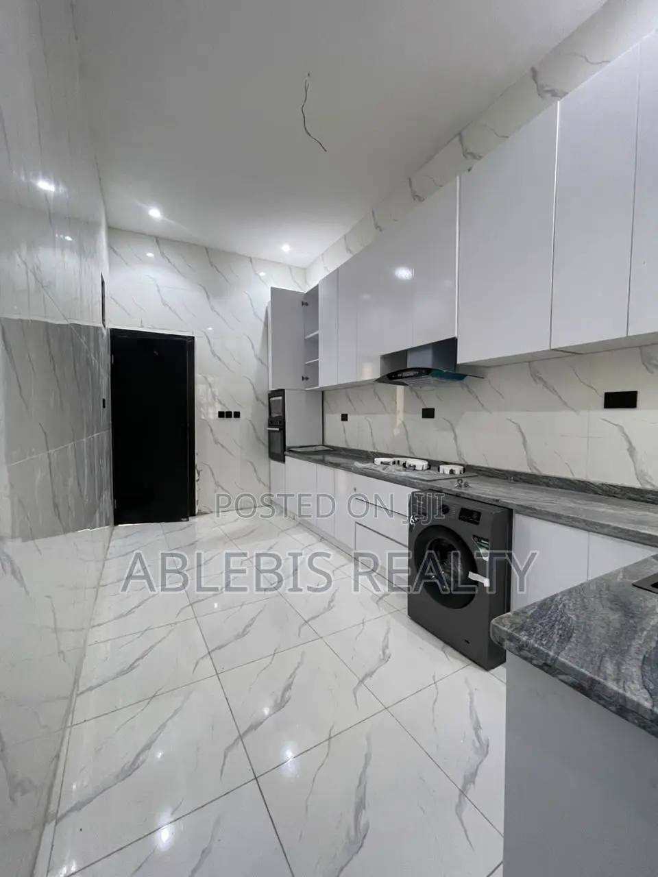 4bdrm Duplex in Ikota for sale in Ikota