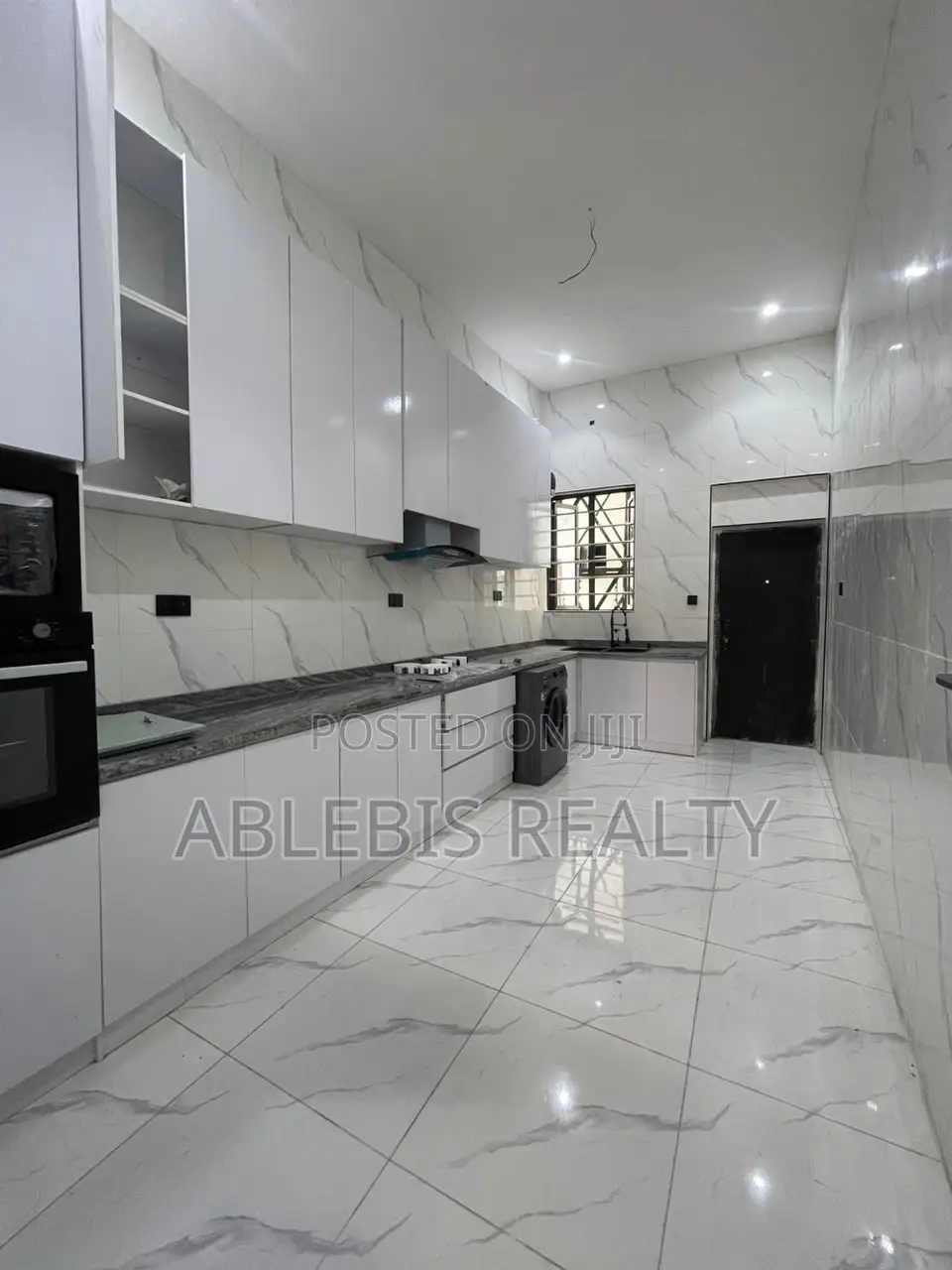 4bdrm Duplex in Ikota for sale in Ikota