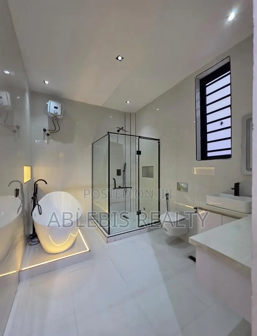 5bdrm Duplex in Ajah for sale in Ado / Ajah