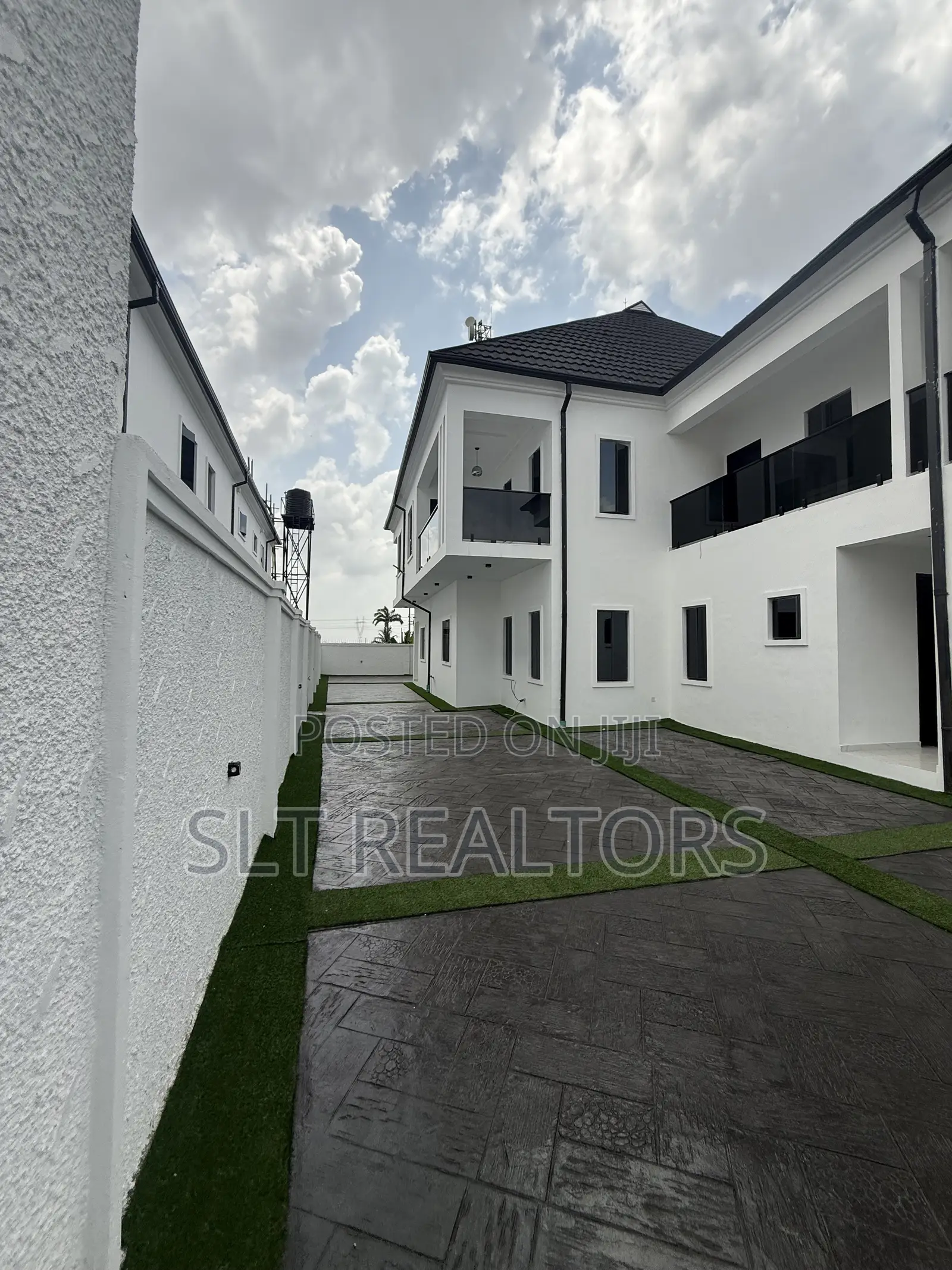 5bdrm Duplex in Oluyole Estate for sale in Oluyole Estate