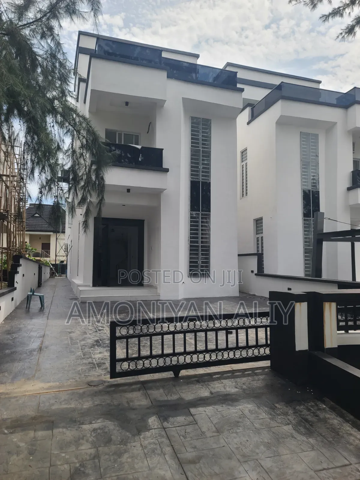 5bdrm House in Megamond Estate, Lekki Phase 1 for sale in Lekki Phase 1