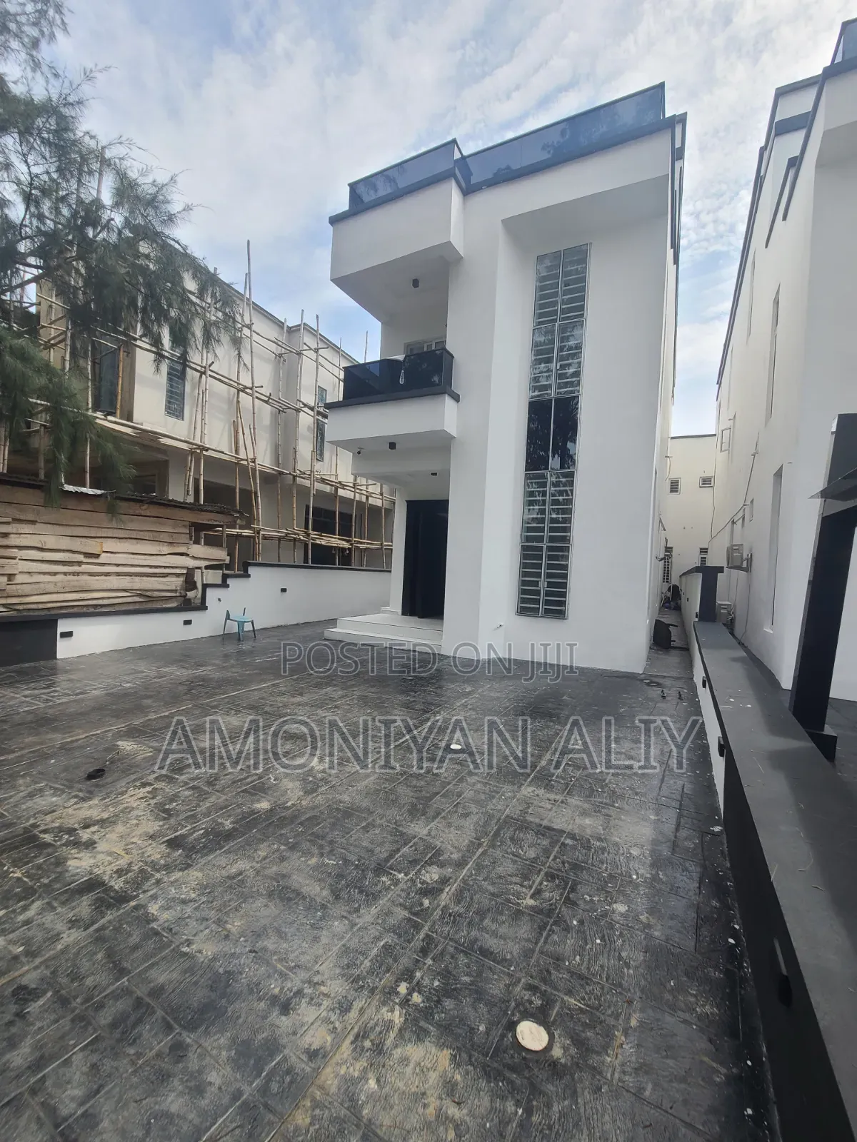 5bdrm House in Megamond Estate, Lekki Phase 1 for sale in Lekki Phase 1