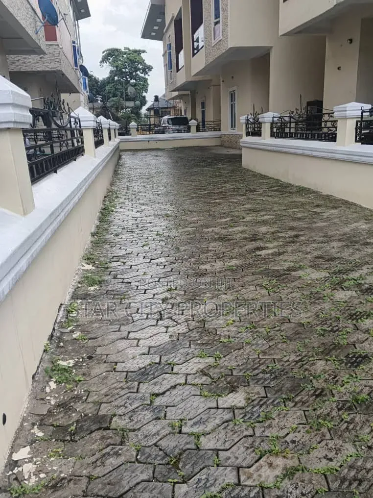 4bdrm Duplex in Adeniyi Jones Ikeja for rent in Adeniyi Jones