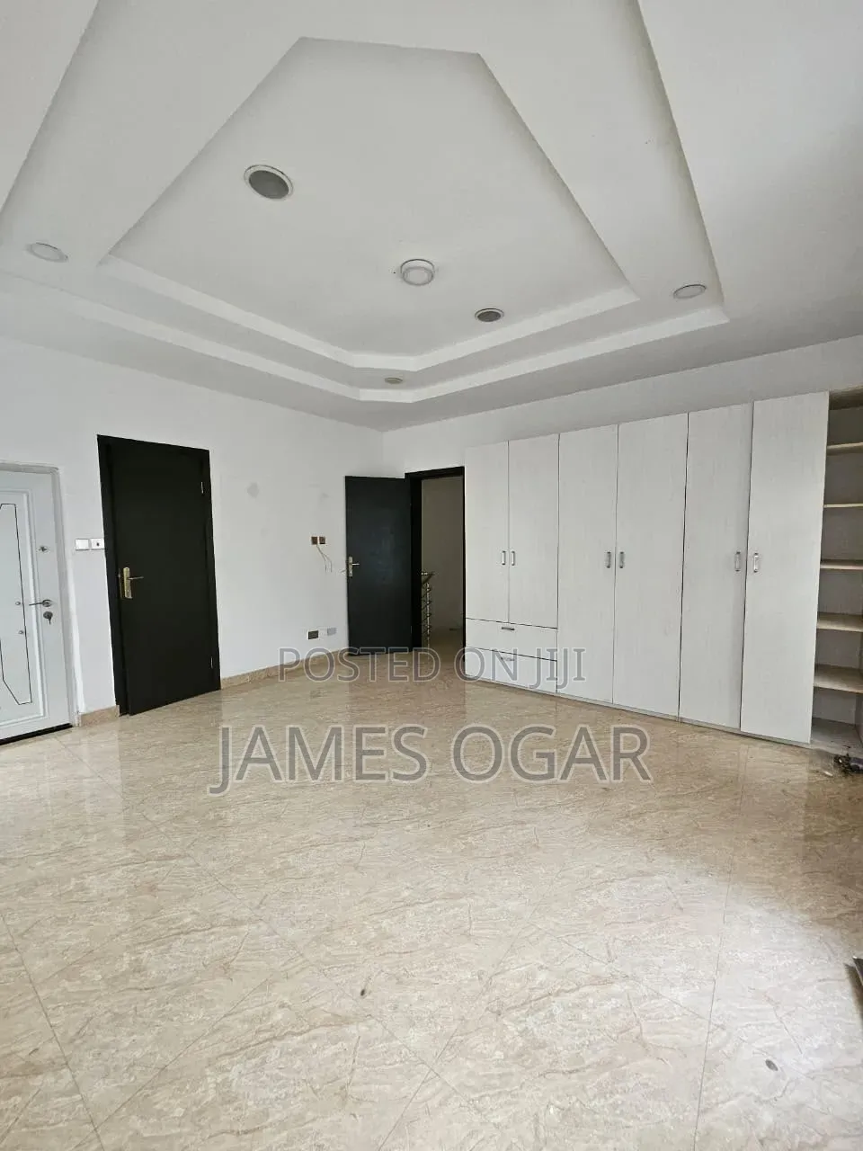 4bdrm Duplex in Chevron Drive for rent in Chevron