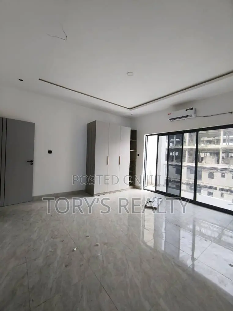 3bdrm Apartment in Lekki Phase 1 for rent in Lekki Phase 1