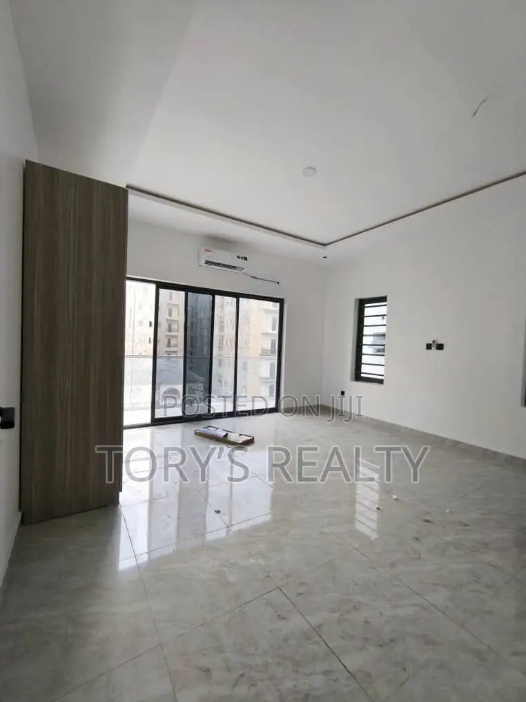 3bdrm Apartment in Lekki Phase 1 for rent in Lekki Phase 1