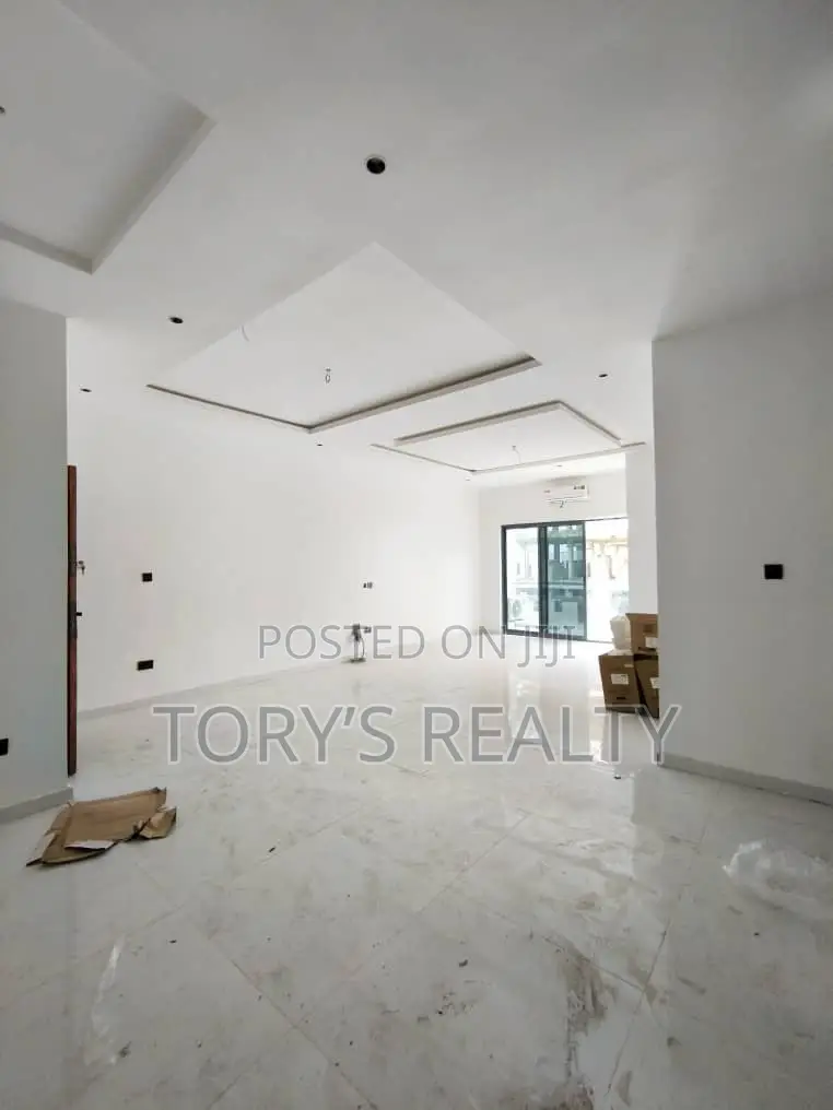 3bdrm Apartment in Lekki Phase 1 for rent in Lekki Phase 1