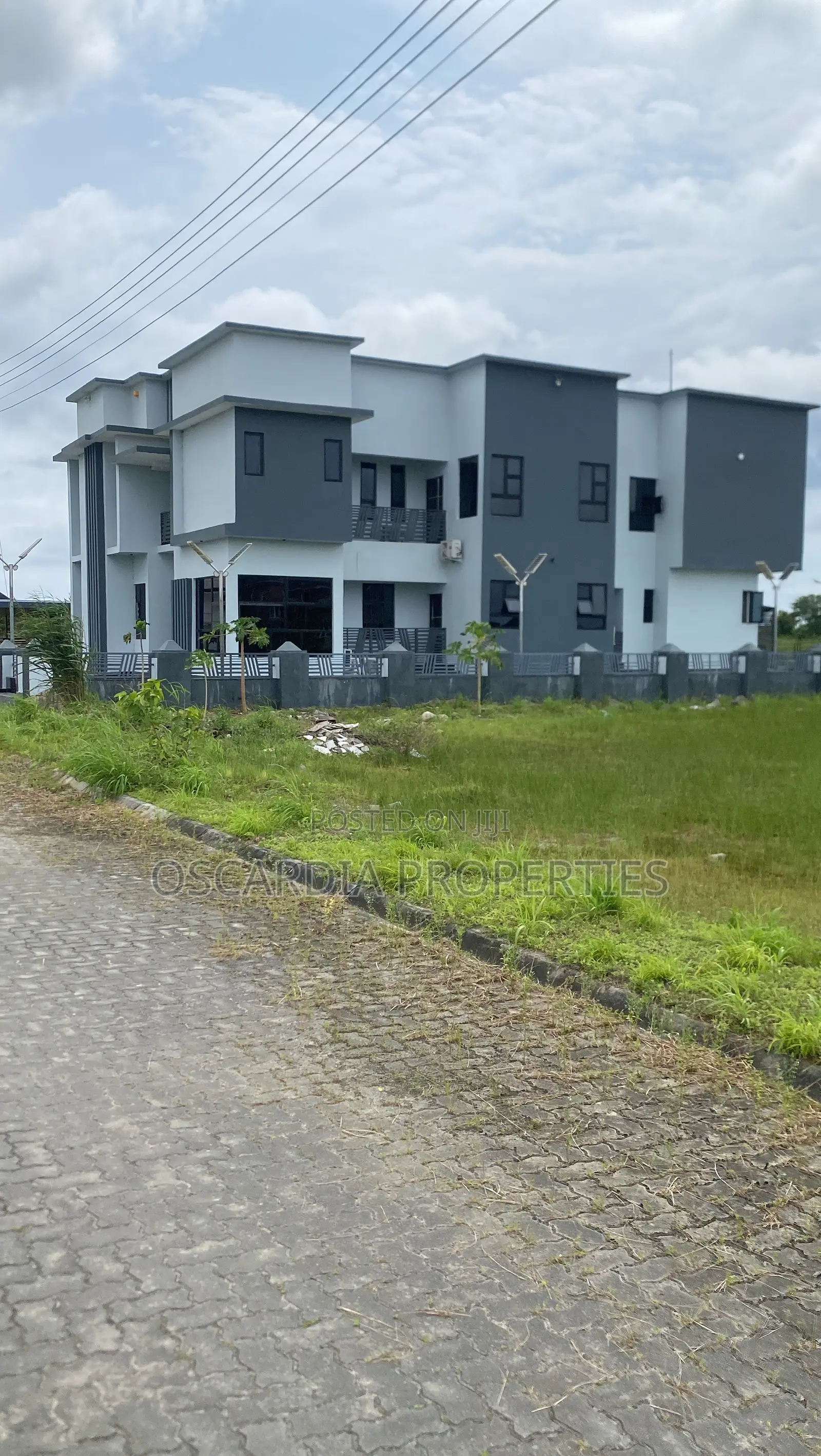 6bdrm Duplex in Beechwood Estate, Elemoro for sale in Elemoro