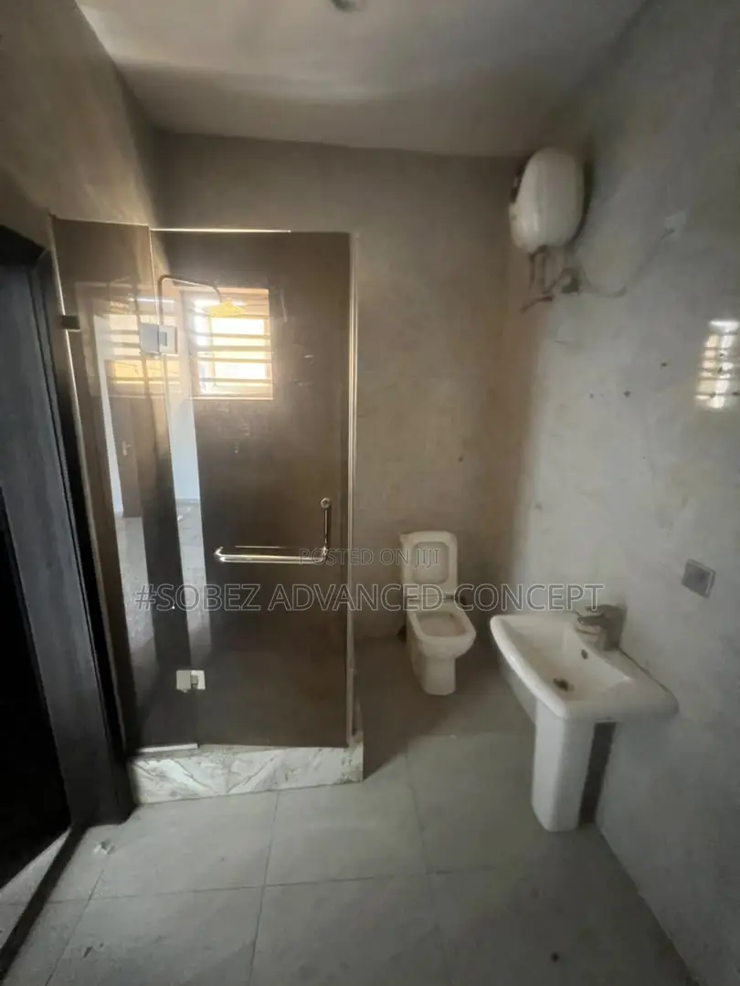 3bdrm Duplex in Ikate - Lekki-Lago, Chevron for rent in Chevron