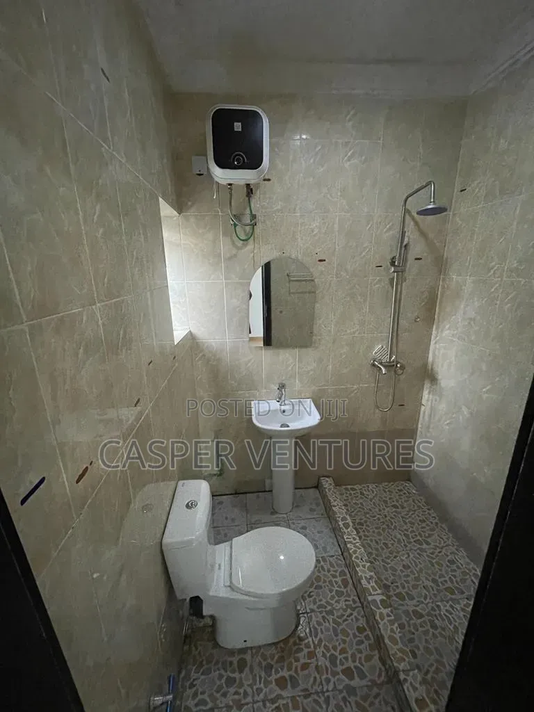 3bdrm Apartment in Saka, Ologolo for rent in Ologolo