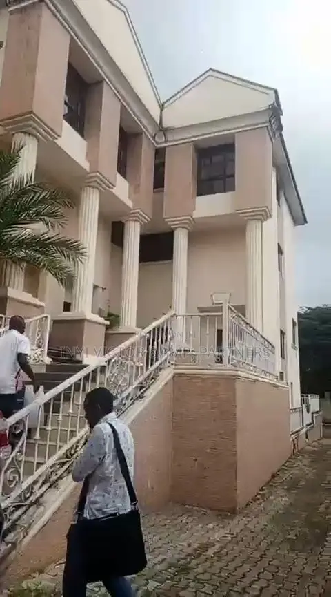 4bdrm Apartment in Wuse 2 for sale in Wuse 2