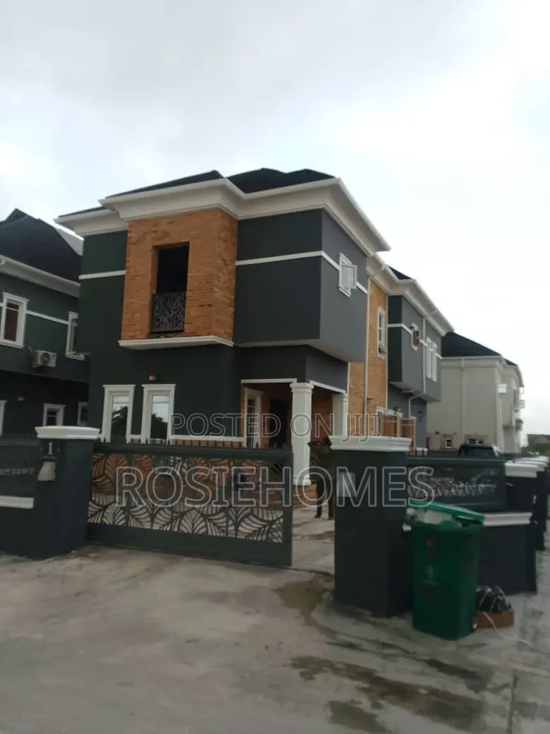 4bdrm Duplex in Fare Park, Sangotedo for rent in Sangotedo