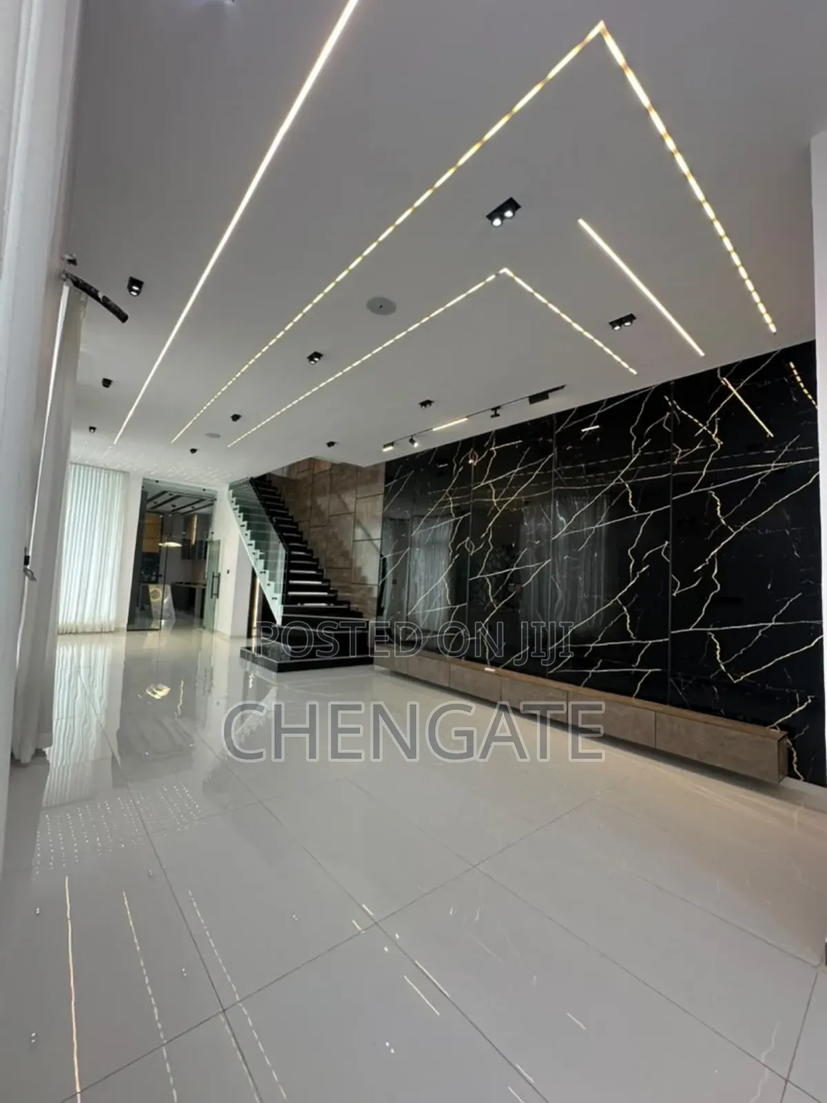 5bdrm Duplex in Ikota for sale in Ikota