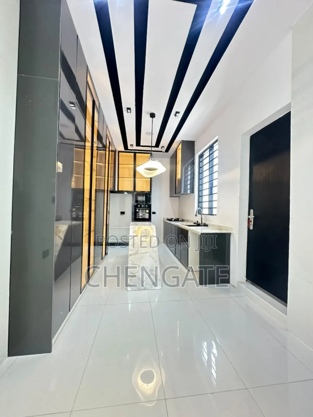 5bdrm Duplex in Ikota for sale in Ikota