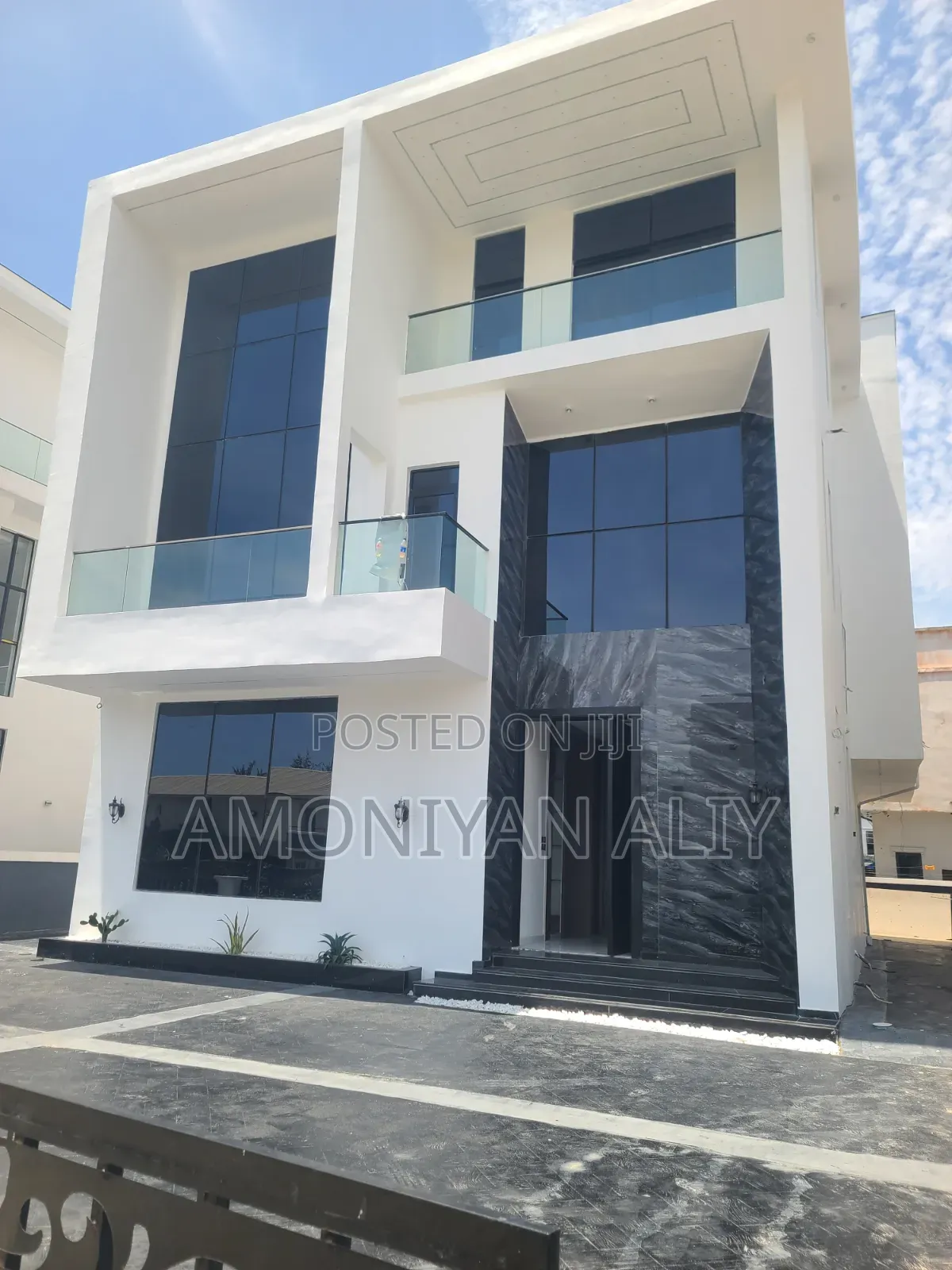 5bdrm House in Megamond Estate, Lekki Phase 1 for sale in Lekki Phase 1