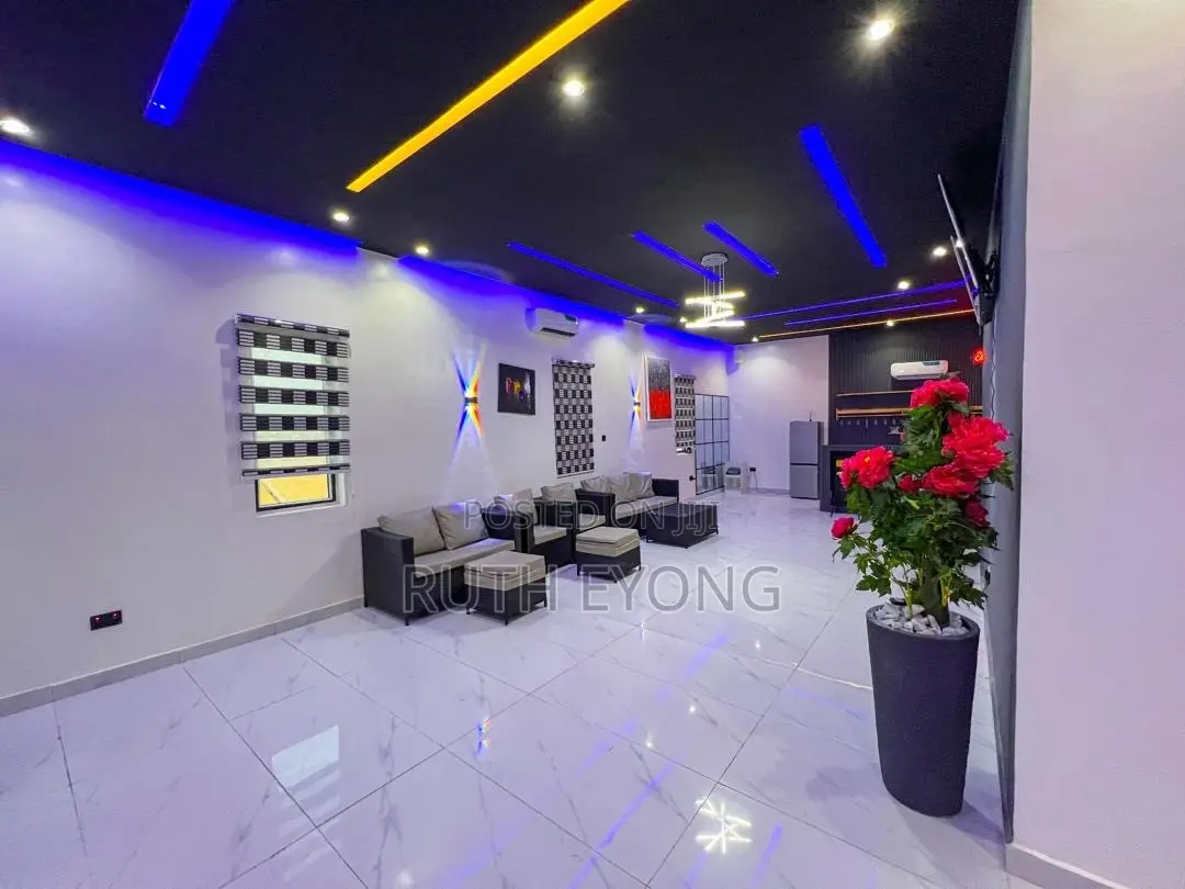 Furnished 3bdrm Duplex in Chevron for rent in Chevron